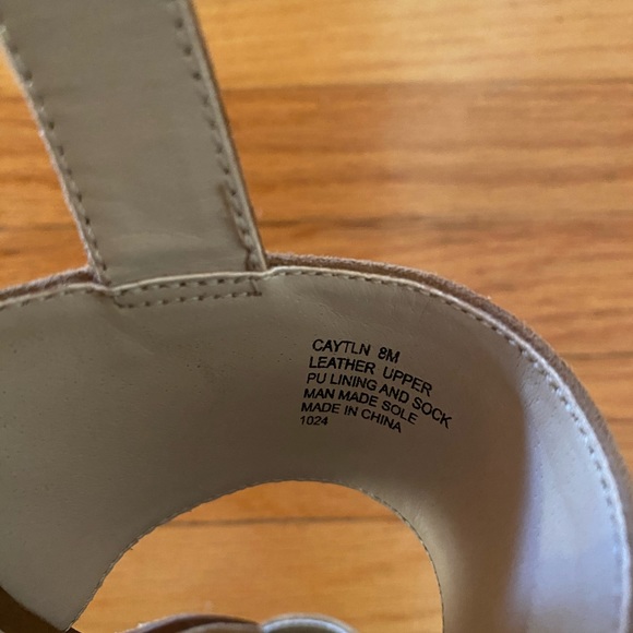 Steve Madden “Caytln Sand Suede” - Picture 7 of 8